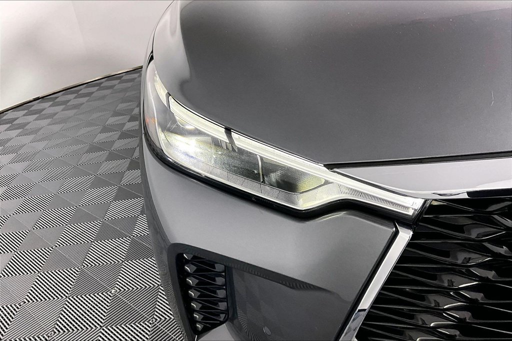 Used 2023 INFINITI QX60 Luxe w/ Vision Package AWD/4WD image 29