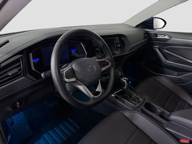 Used 2023 Volkswagen Jetta SE image 9