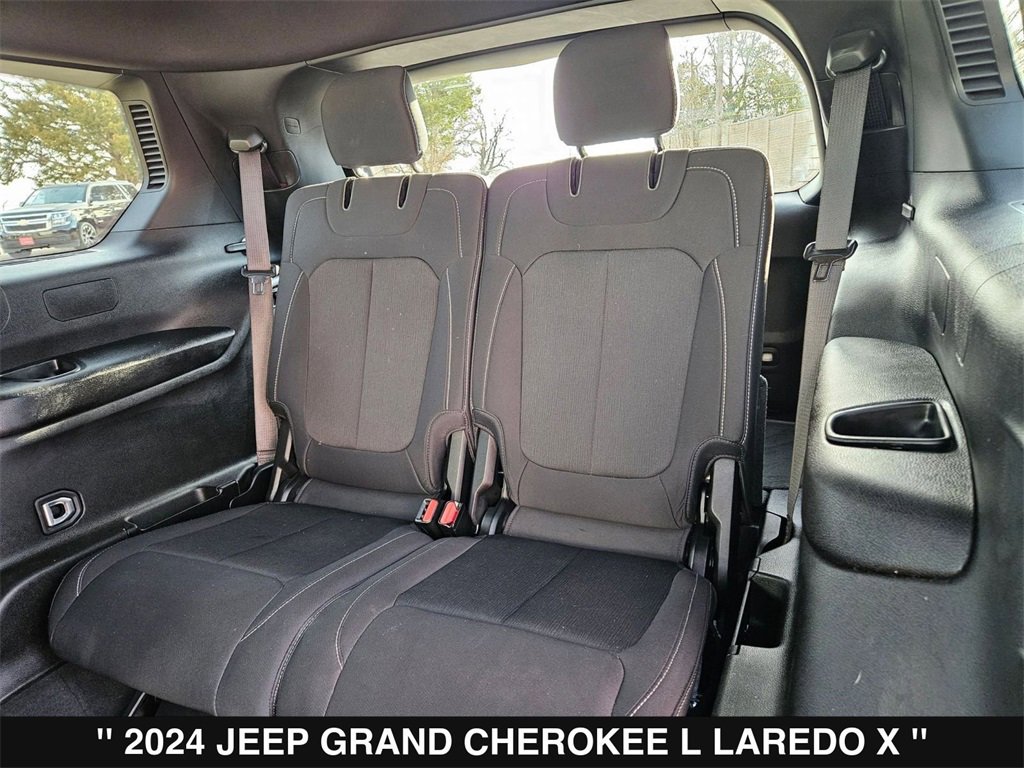 Used 2024 Jeep Grand Cherokee L Laredo image 25