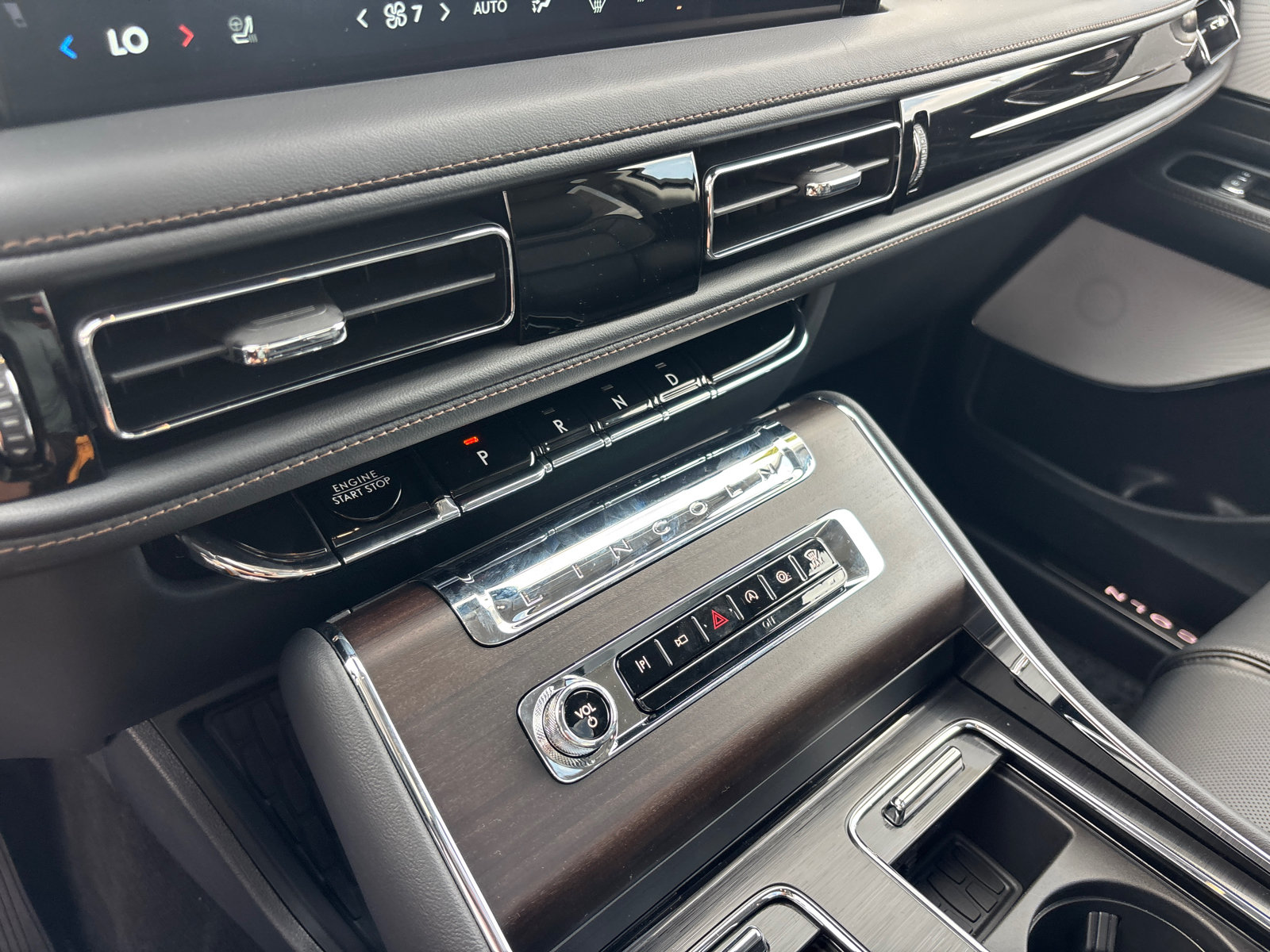 New 2026 Lincoln Aviator Reserve AWD/4WD image 22