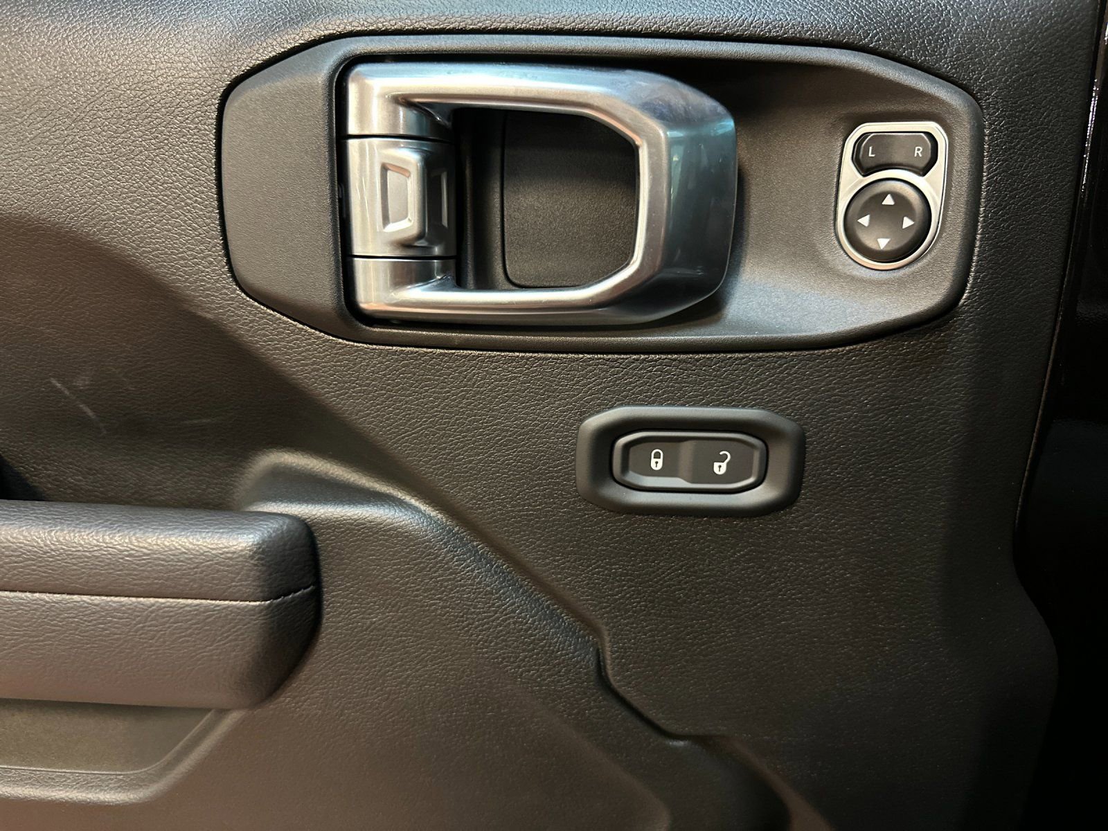 New 2025 Jeep Wrangler Willys image 10