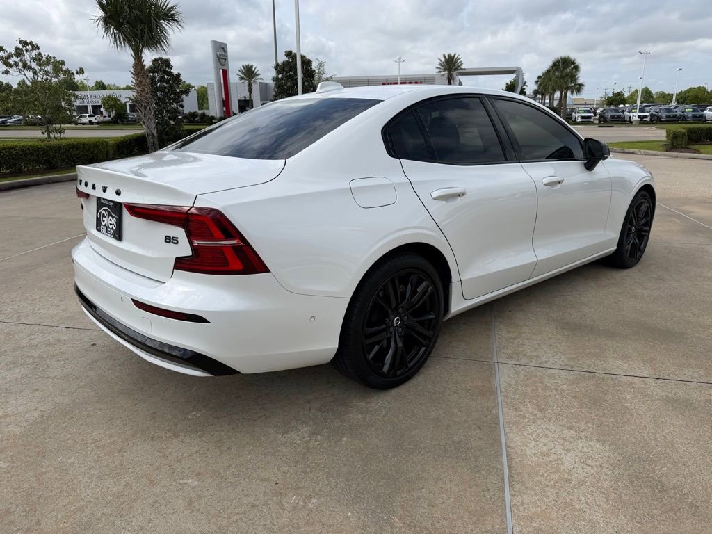 Used 2023 Volvo S60 B5 Plus image 5