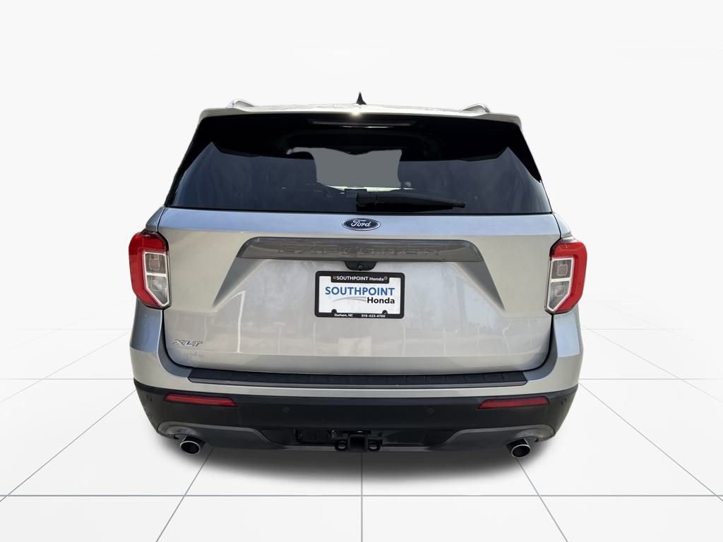 Used 2021 Ford Explorer XLT w/ Equipment Group 202A image 7