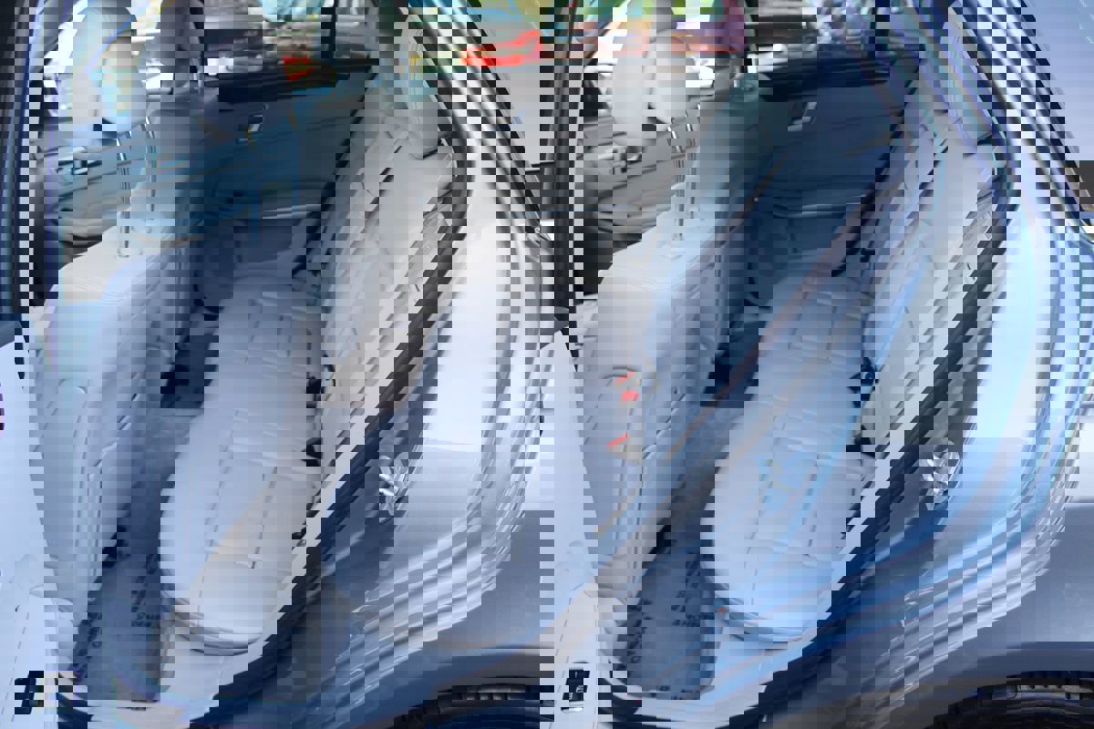 Used 2015 Mercedes-Benz E 350 4MATIC Wagon image 18