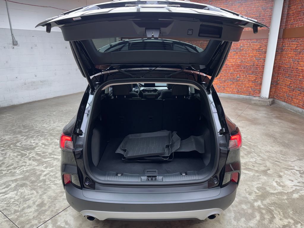 Certified 2022 Ford Escape SEL image 30