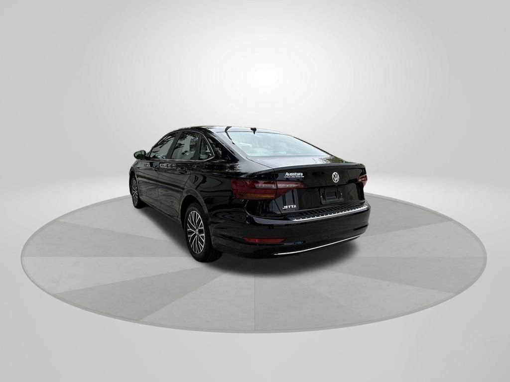 Used 2019 Volkswagen Jetta SE w/ Cold Weather Package image 5