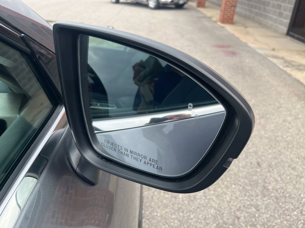 Used 2025 Nissan Pathfinder Platinum w/ Cargo Package image 47