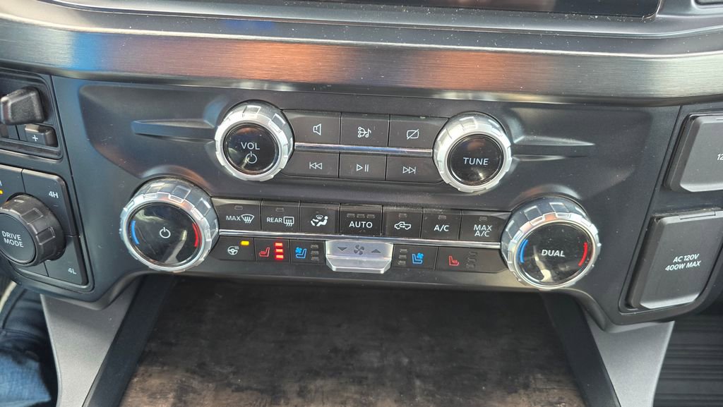 Used 2023 Ford F350 Lariat w/ Black Appearance Package image 29