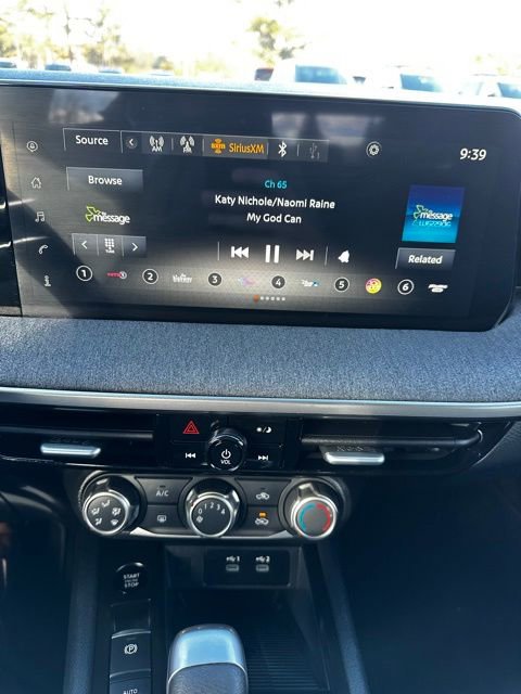 Used 2025 Nissan Kicks SV FWD image 20