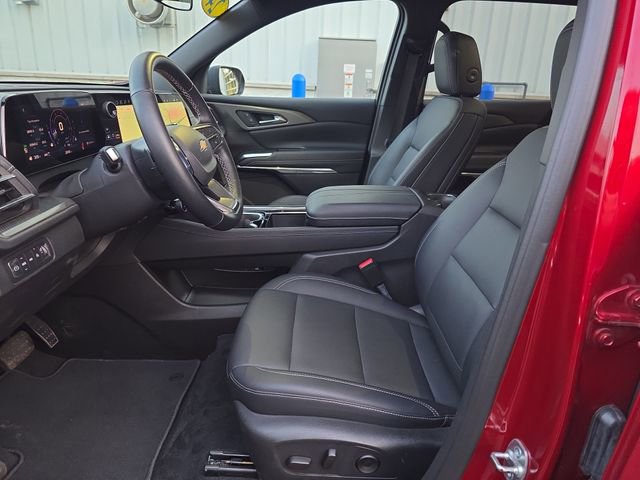 Used 2025 Chevrolet Traverse LT image 9