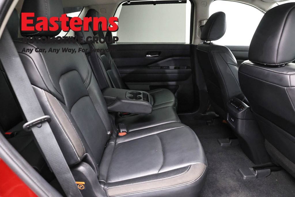 Used 2022 Nissan Pathfinder SL AWD/4WD image 22
