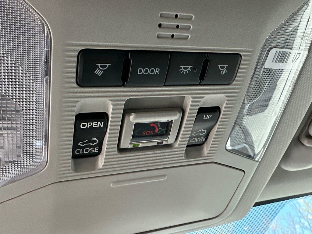 Used 2025 Toyota RAV4 XLE w/ Convenience Package image 33