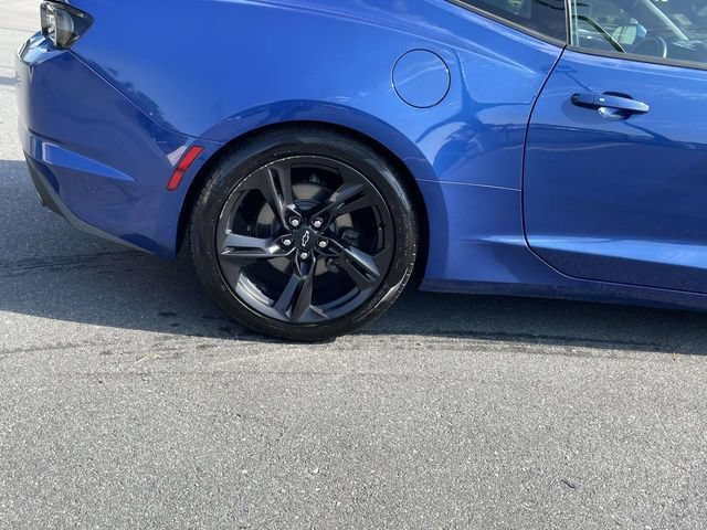 Used 2021 Chevrolet Camaro LT w/ RS Package RWD image 8