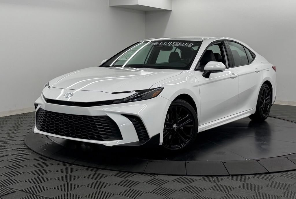 Used 2026 Toyota Camry SE w/ Convenience Package FWD image 3