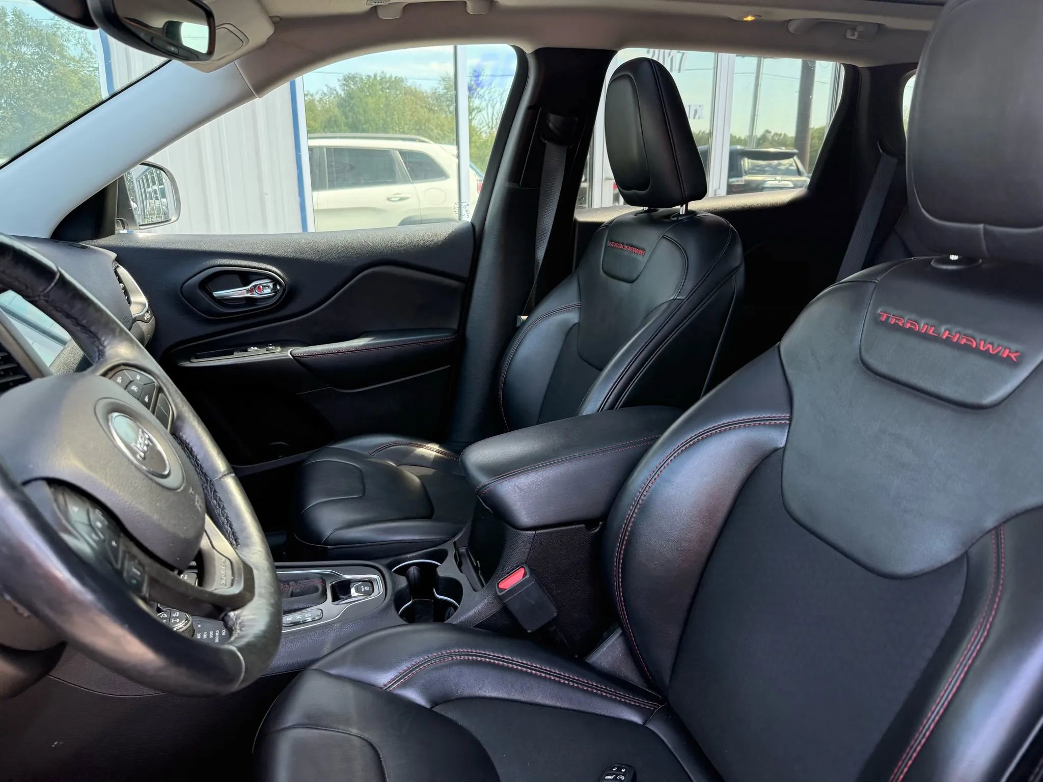 Used 2019 Jeep Cherokee Trailhawk w/ Comfort/Convenience Group image 4