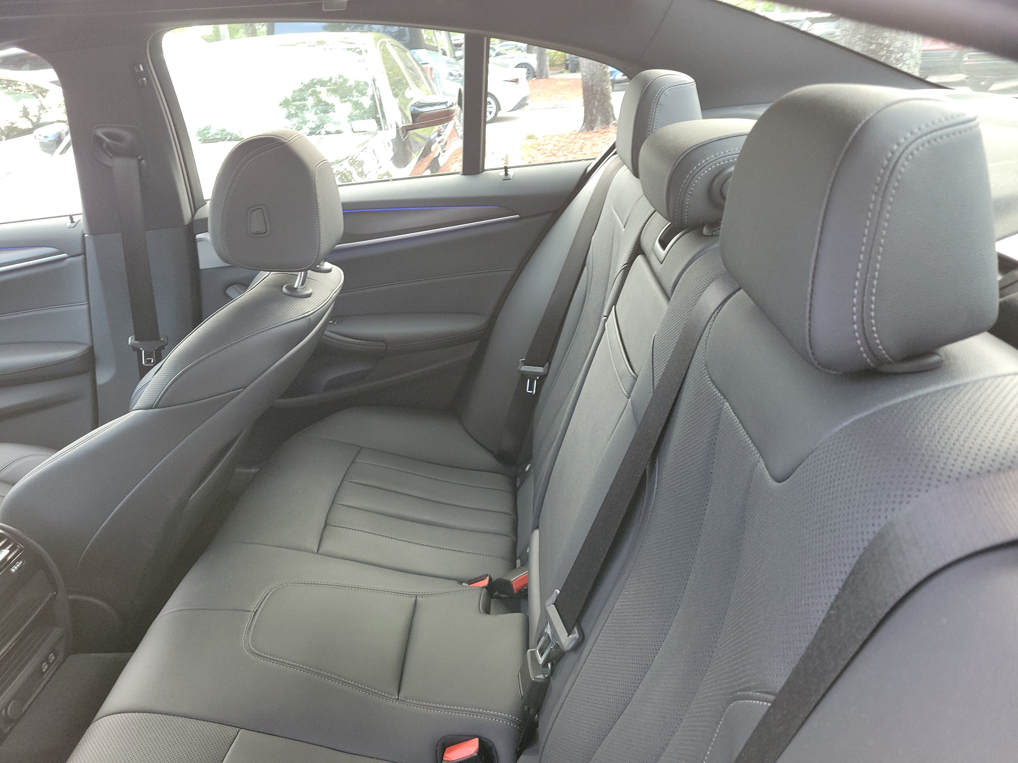 Used 2023 BMW 540i w/ M Sport Package RWD image 8