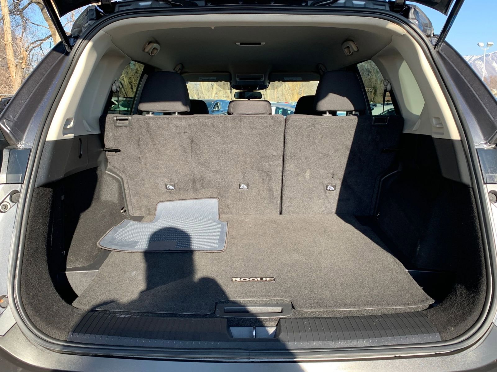 Used 2023 Nissan Rogue S image 30