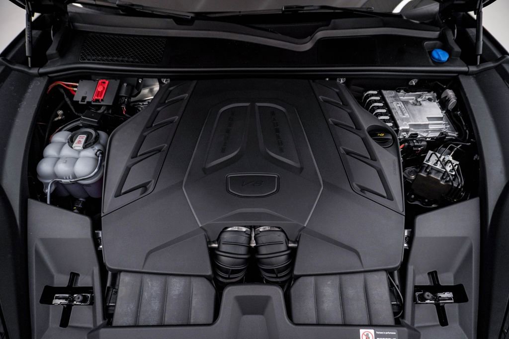 New 2026 Porsche Cayenne GTS AWD/4WD image 30