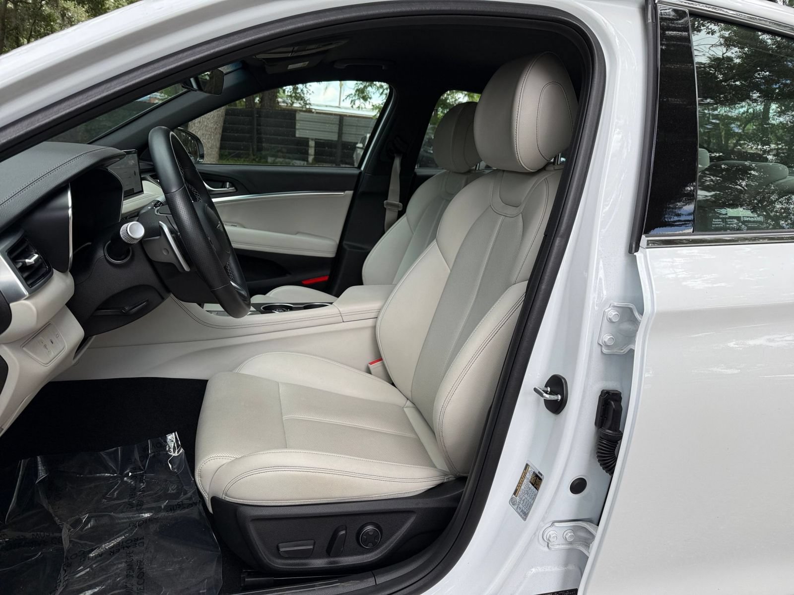 Used 2025 Genesis G70 2.5T AWD/4WD image 36