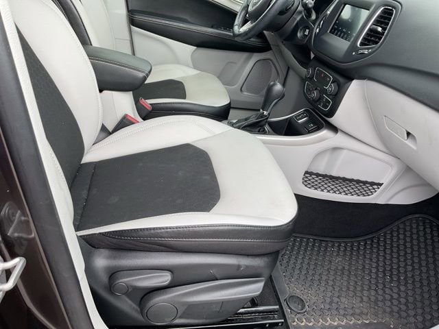 Used 2021 Jeep Compass Latitude w/ Convenience Group FWD image 19