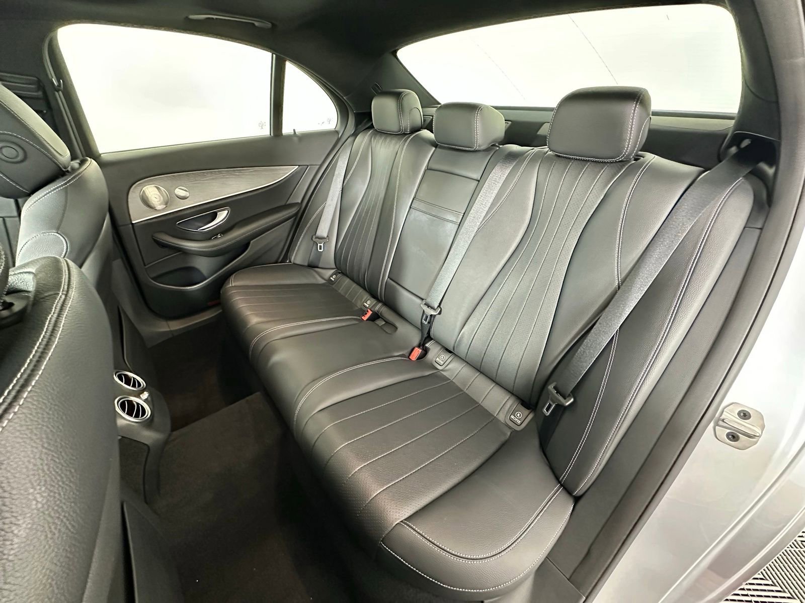 Used 2022 Mercedes-Benz E 450 4MATIC Sedan image 30