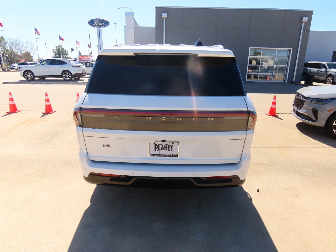 New 2026 Lincoln Navigator Premiere image 11