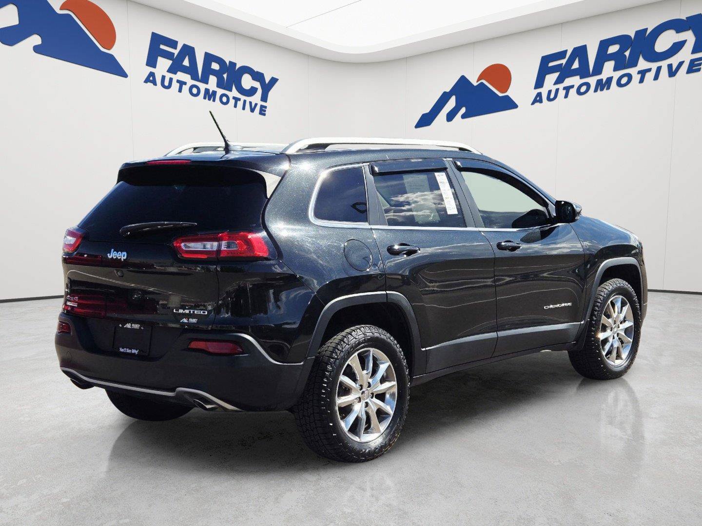 Used 2014 Jeep Cherokee Limited w/ Luxury Group AWD/4WD image 5
