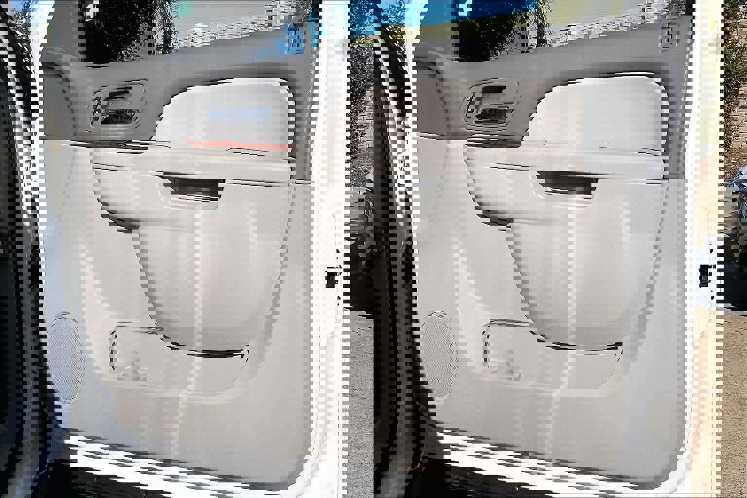 Used 2013 Chevrolet Suburban LT w/ Luxury Package image 27