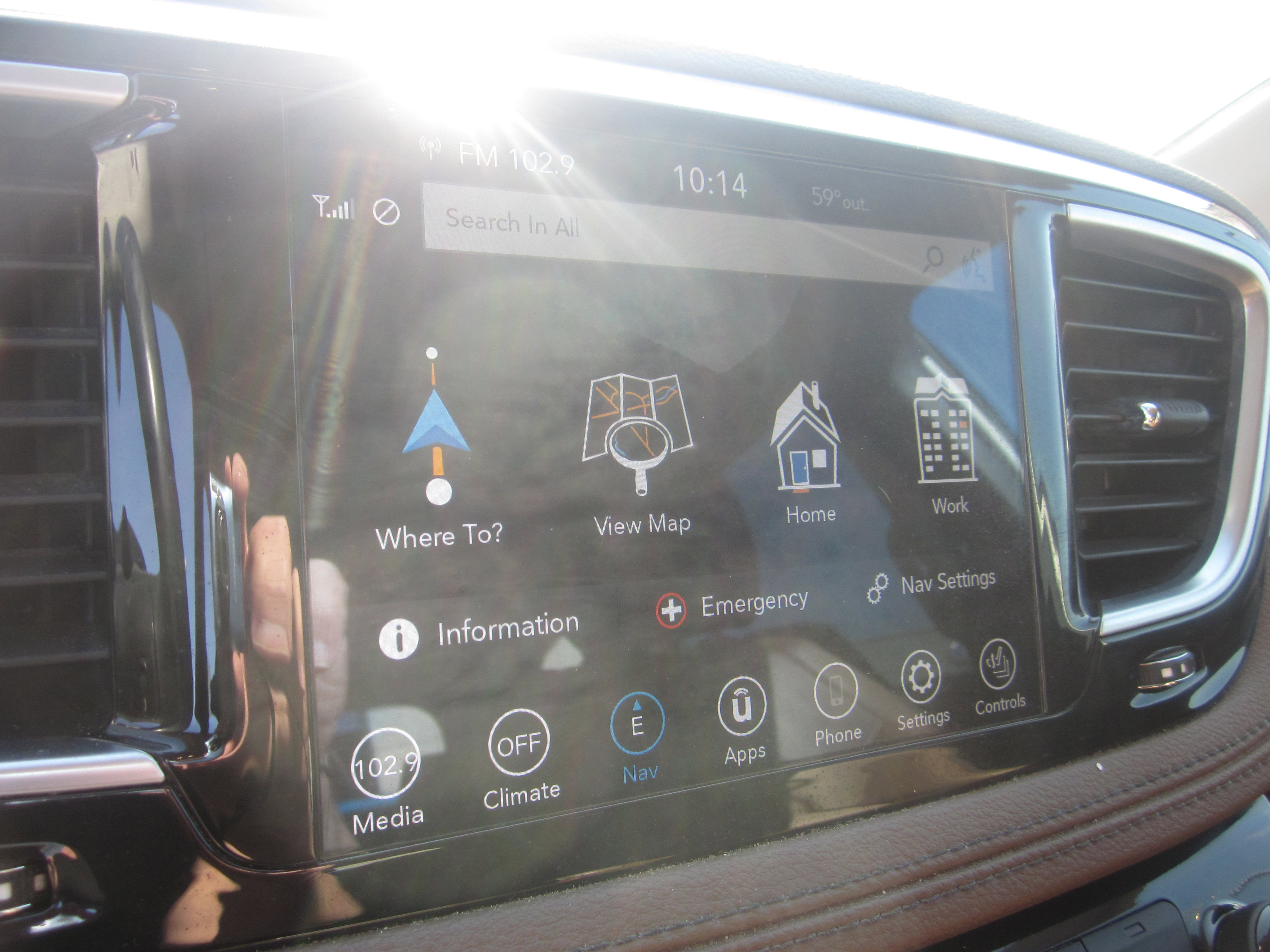 Used 2018 Chrysler Pacifica Limited image 17
