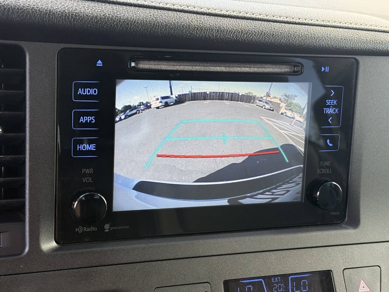 Used 2015 Toyota Sienna SE FWD image 11