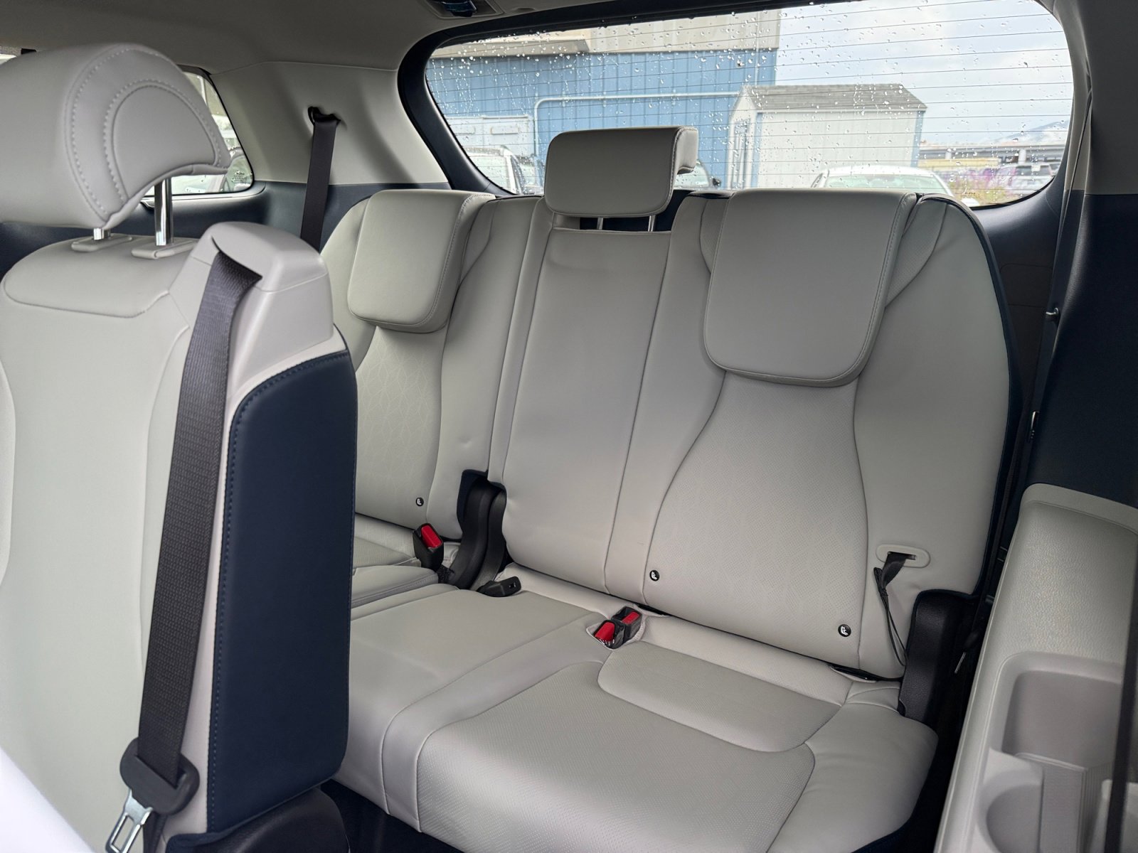 New 2026 Kia Carnival EX FWD image 21