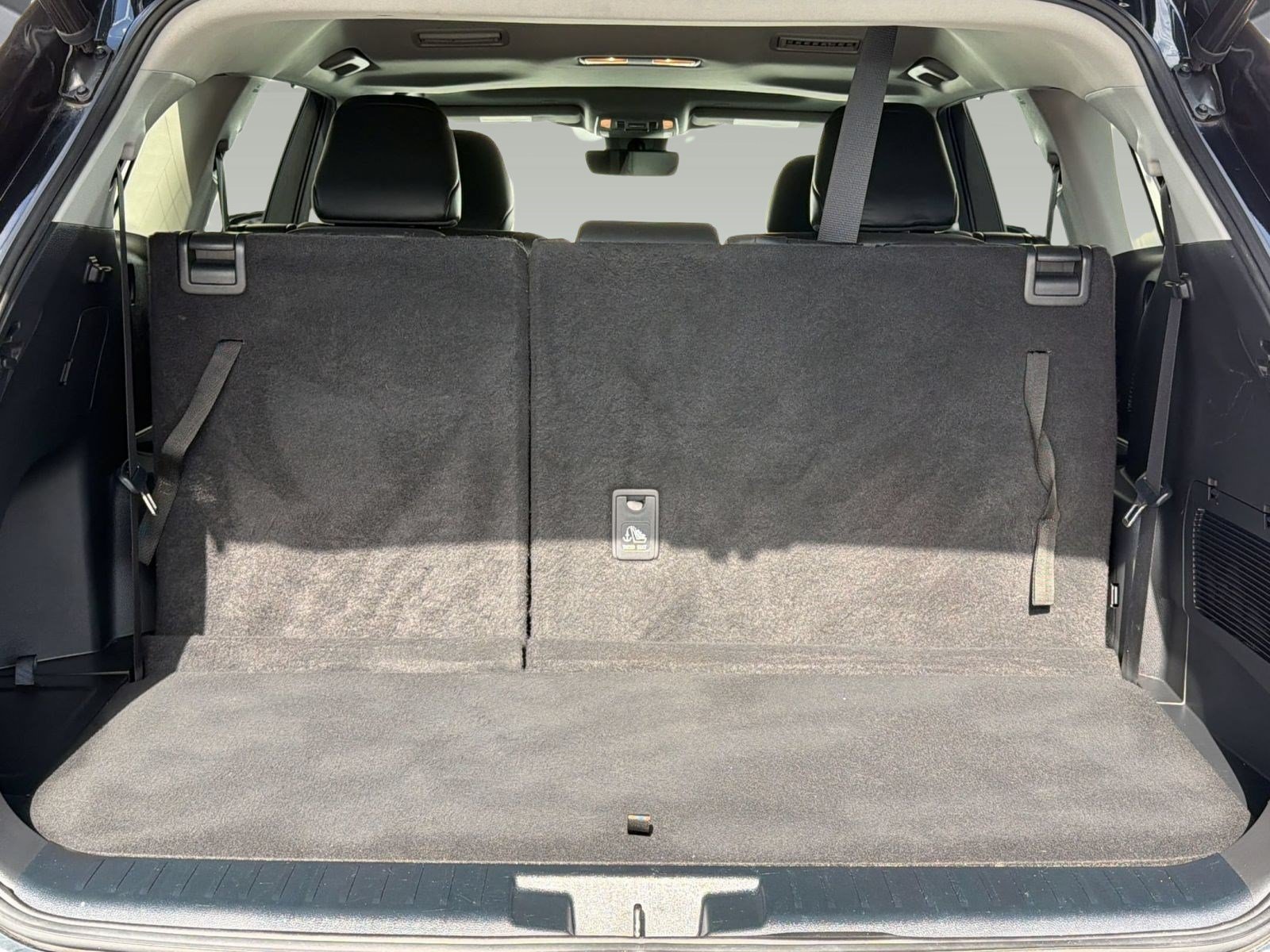 Used 2023 Toyota Highlander XLE FWD image 24