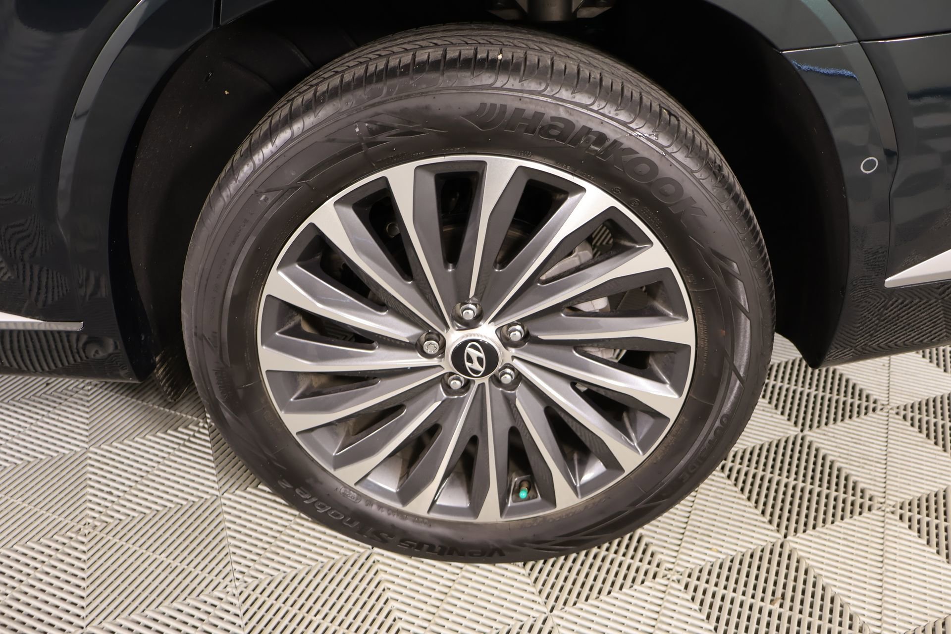 Used 2024 Hyundai Palisade Calligraphy image 21