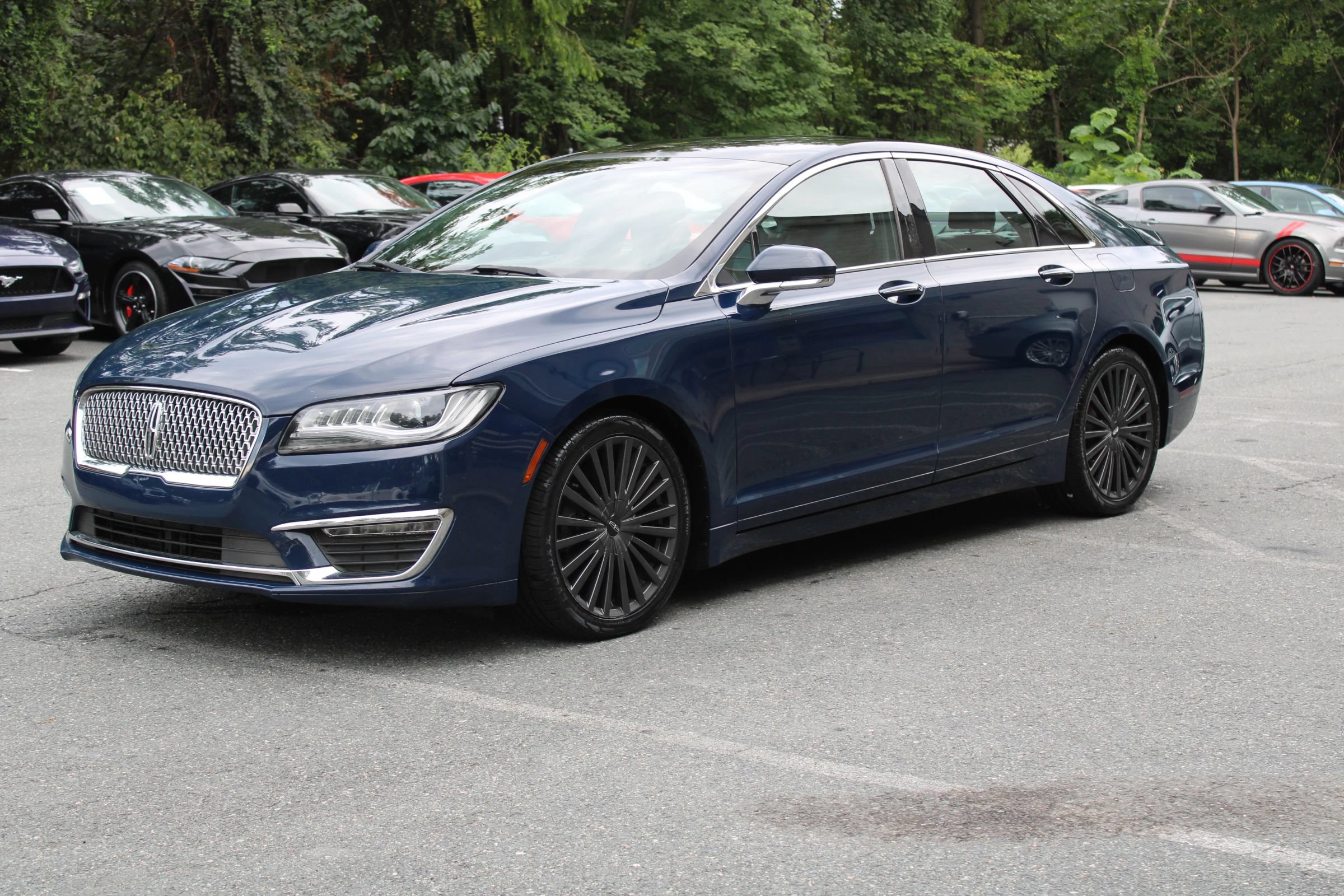 Used 2018 Lincoln MKZ Reserve FWD image 4