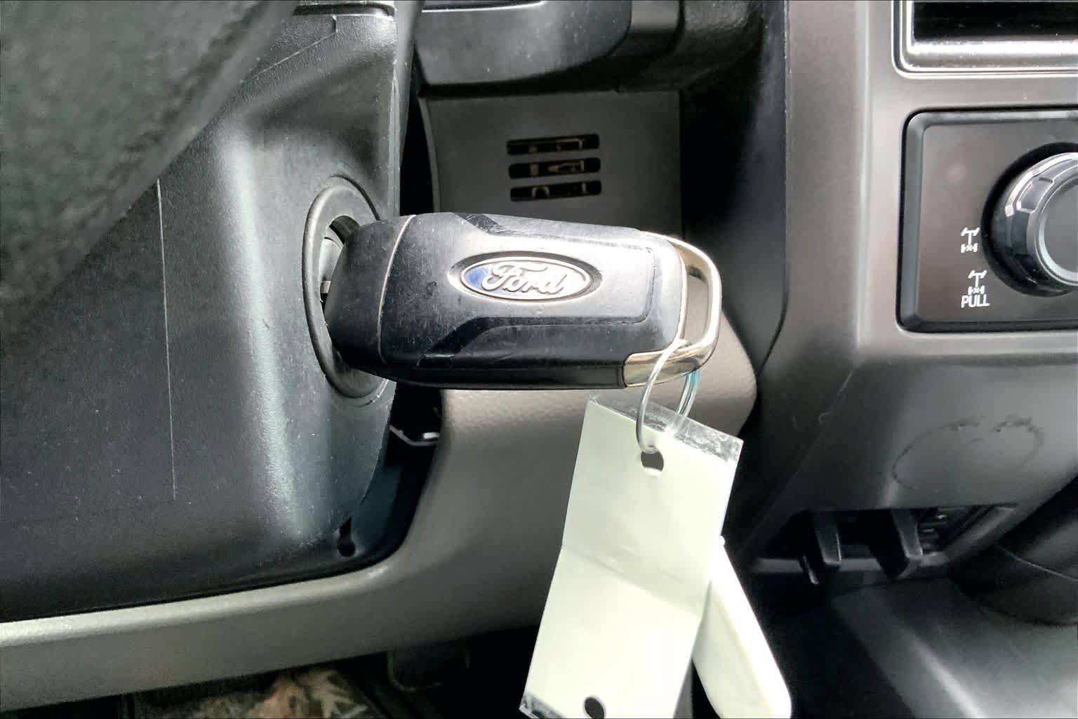 Used 2015 Ford F150 XLT w/ Equipment Group 302A Luxury AWD/4WD image 13