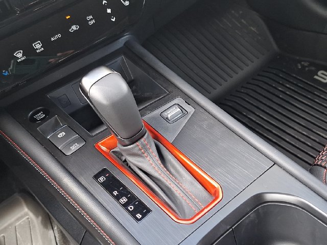 New 2026 Nissan Kicks SR w/ SR Premium Package FWD image 24
