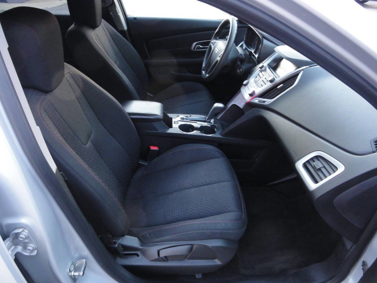 Used 2015 GMC Terrain SLE AWD/4WD image 9