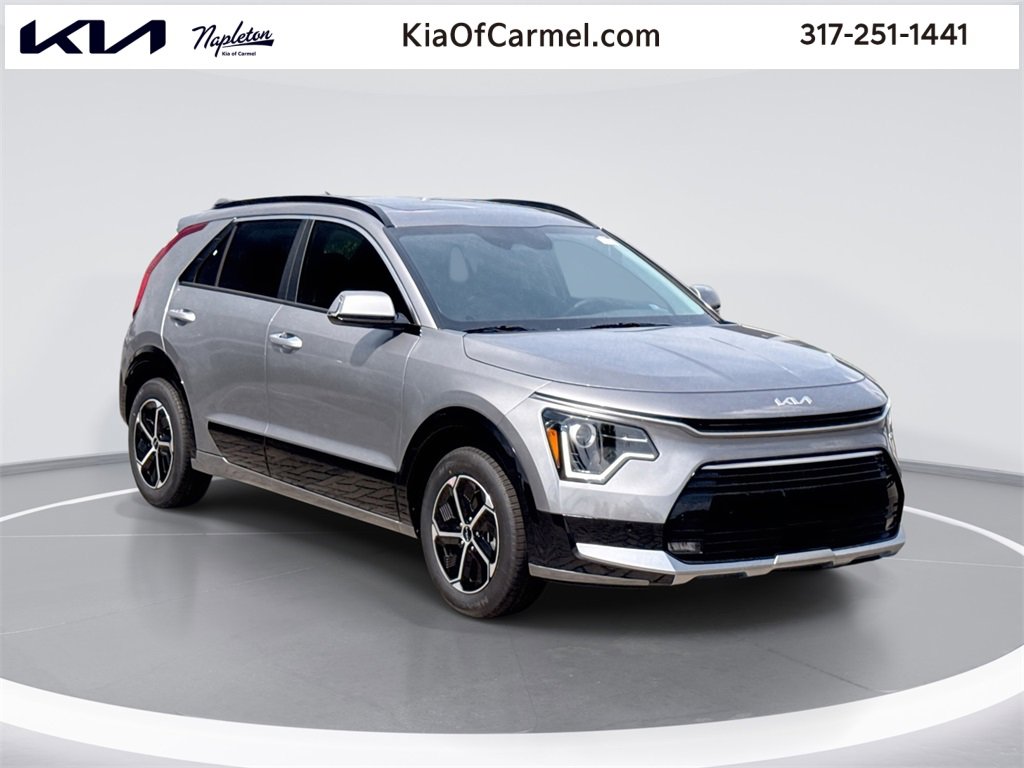 New 2025 Kia Niro SX