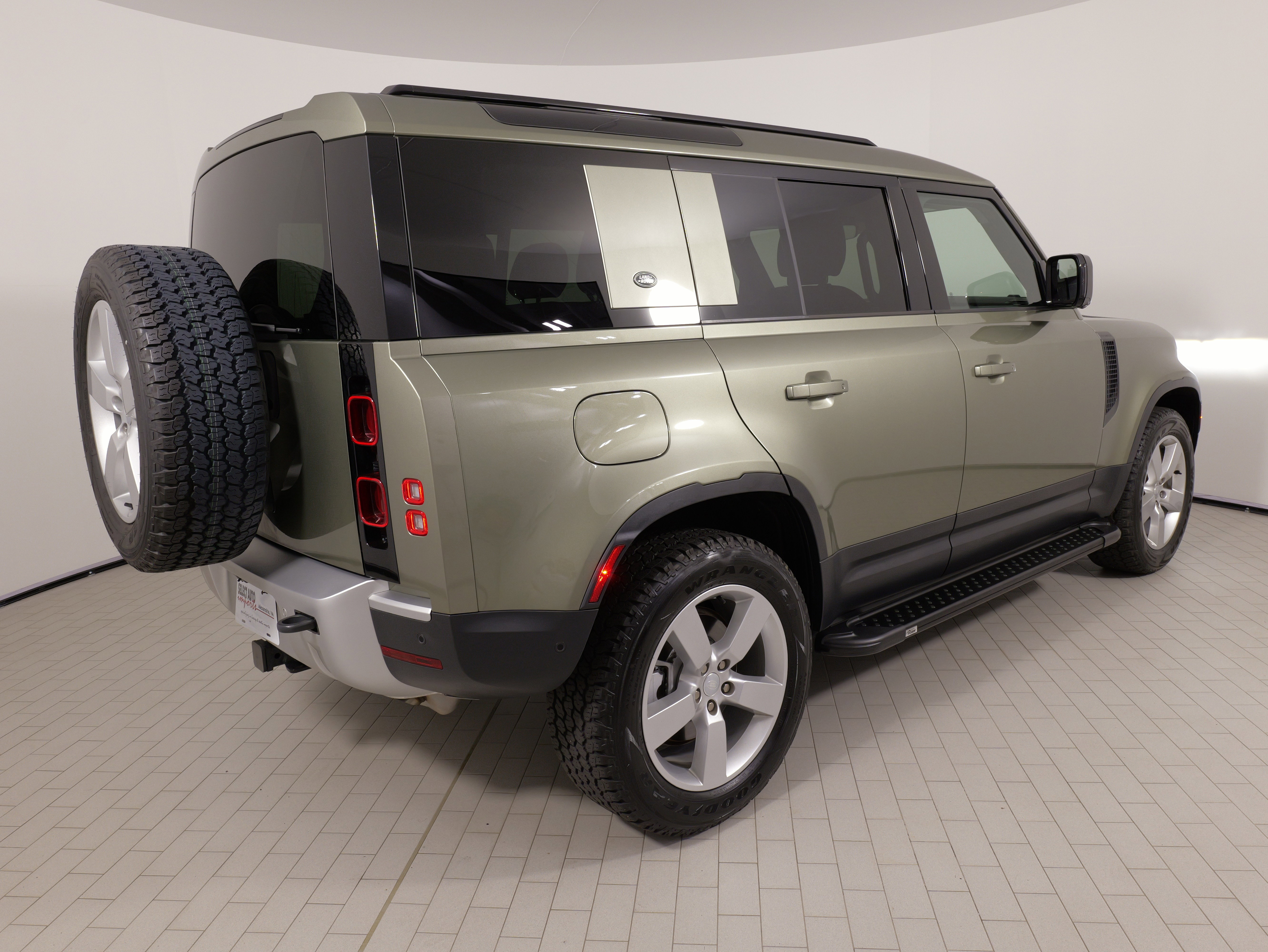 Used 2024 Land Rover Defender 110 S AWD/4WD image 11