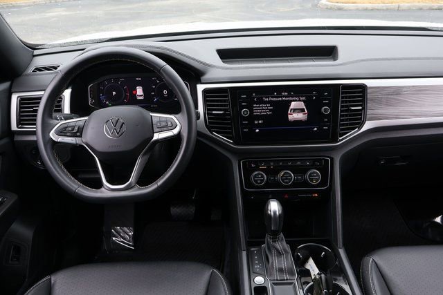 Certified 2023 Volkswagen Atlas Cross Sport SE image 14