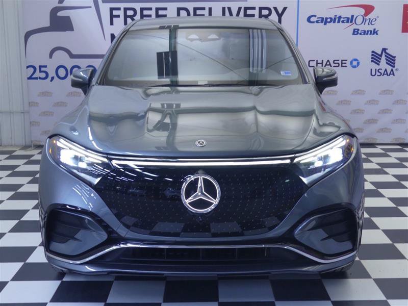 Used 2023 Mercedes-Benz EQS 580 4MATIC SUV image 2