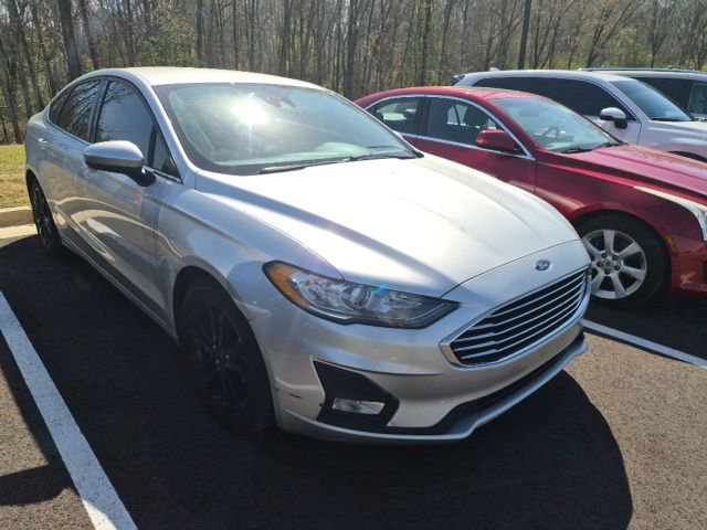 Used 2019 Ford Fusion SE w/ Equipment Group 151A image 3