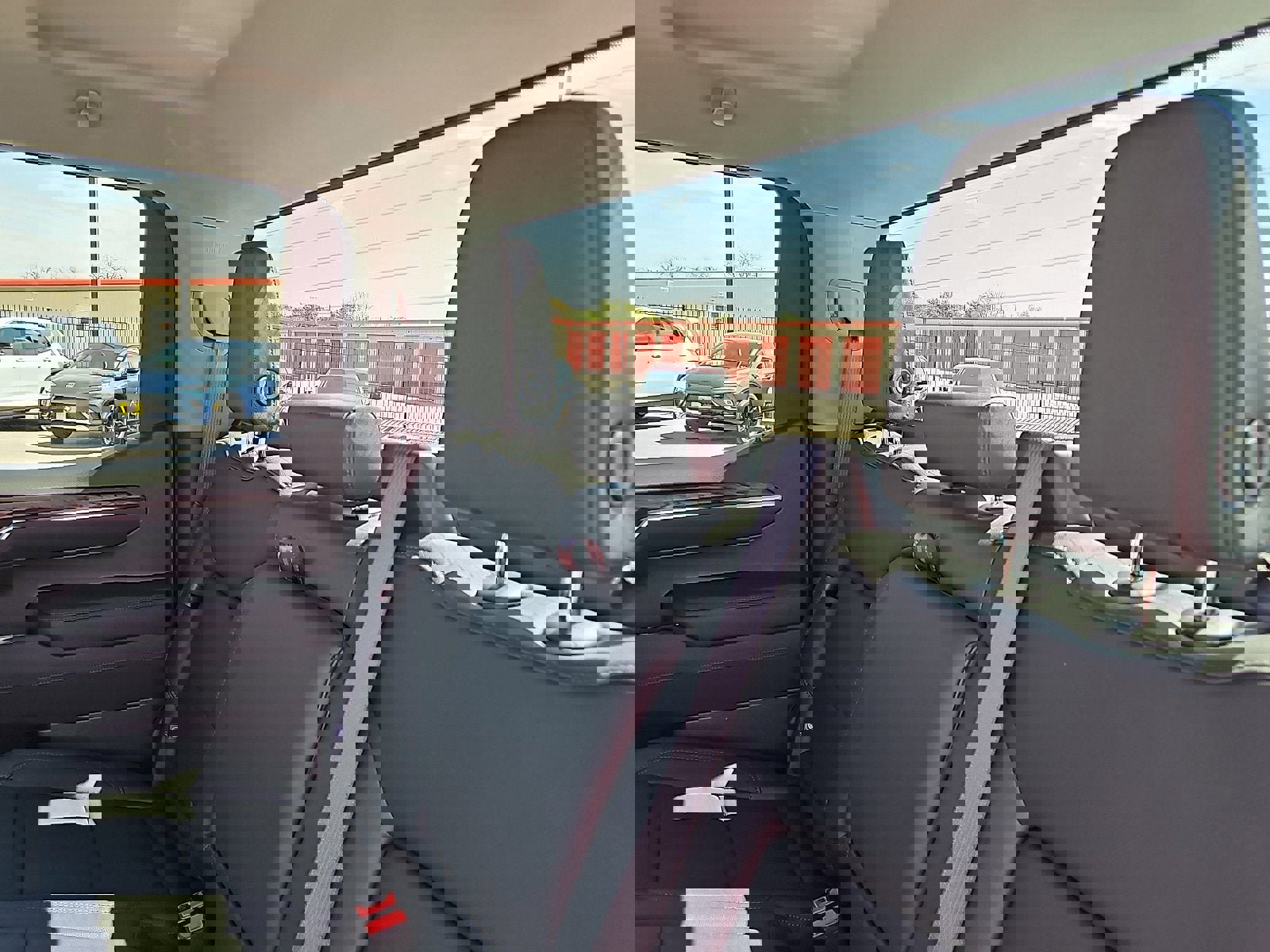 New 2026 GMC Sierra 1500 SLT image 10