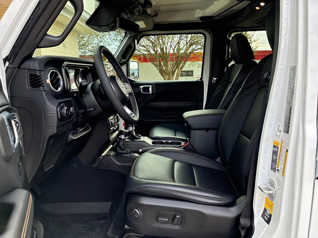 Used 2026 Jeep Wrangler Sahara image 9