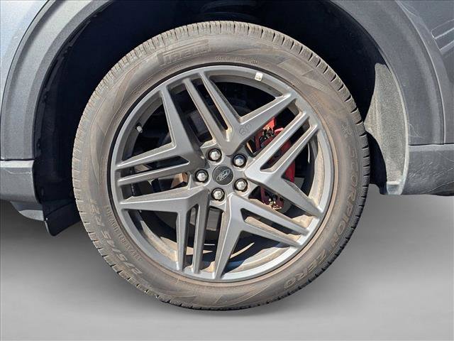 Used 2025 Ford Explorer ST-Line w/ ST-Line Street Pack image 19