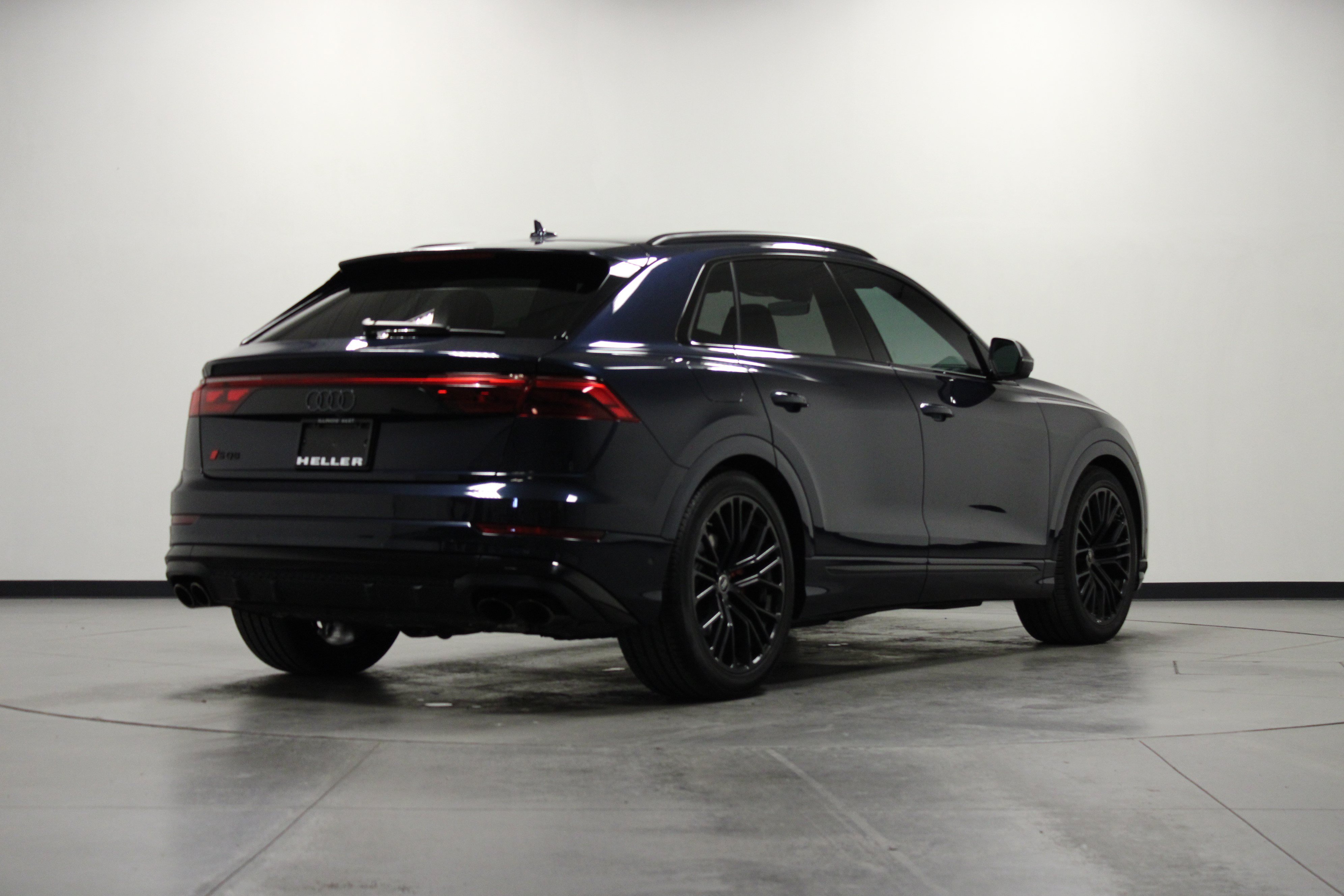 Used 2024 Audi SQ8 Prestige w/ Prestige Package AWD/4WD image 4