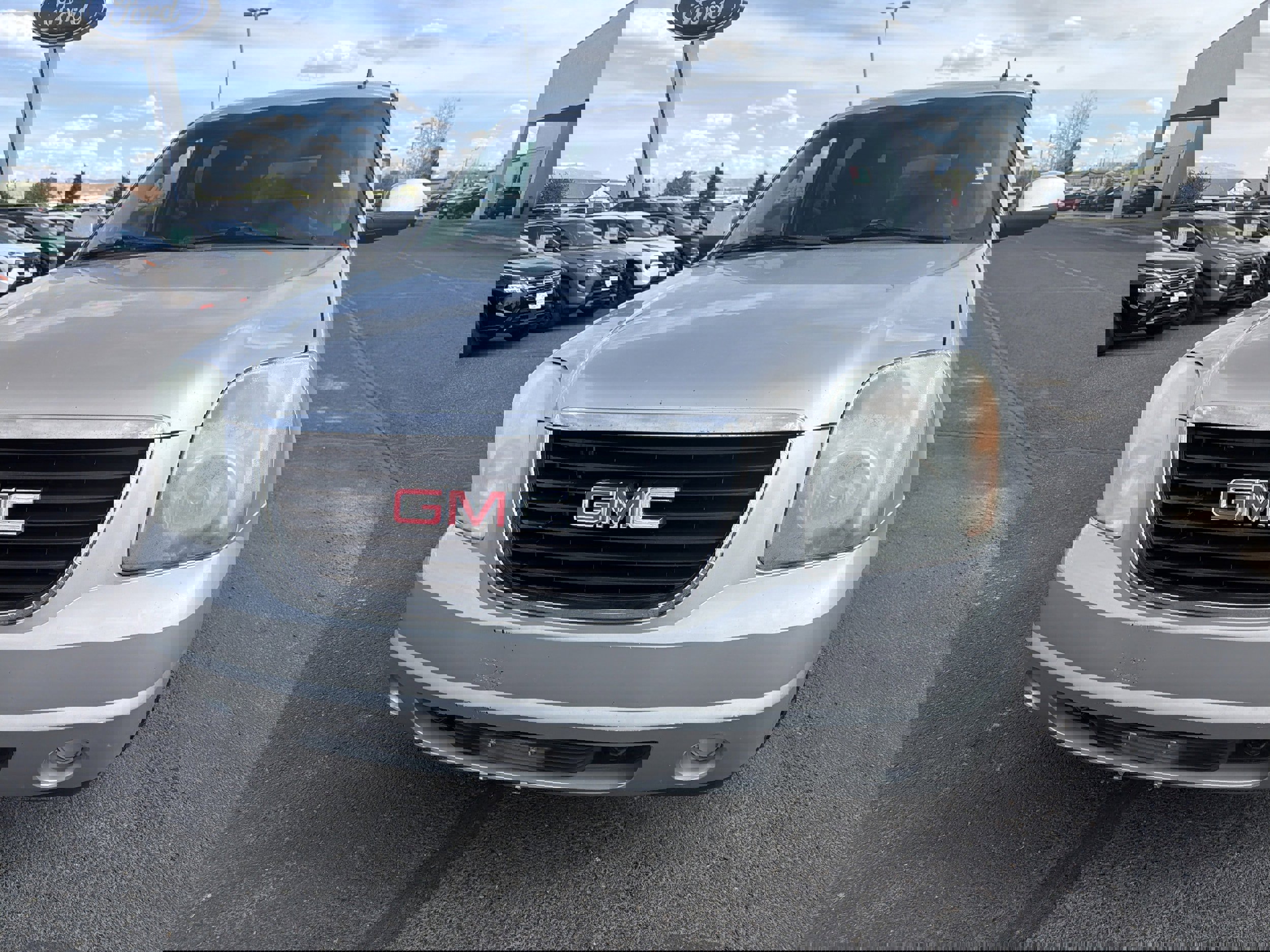 Used 2011 GMC Yukon XL SLE image 2