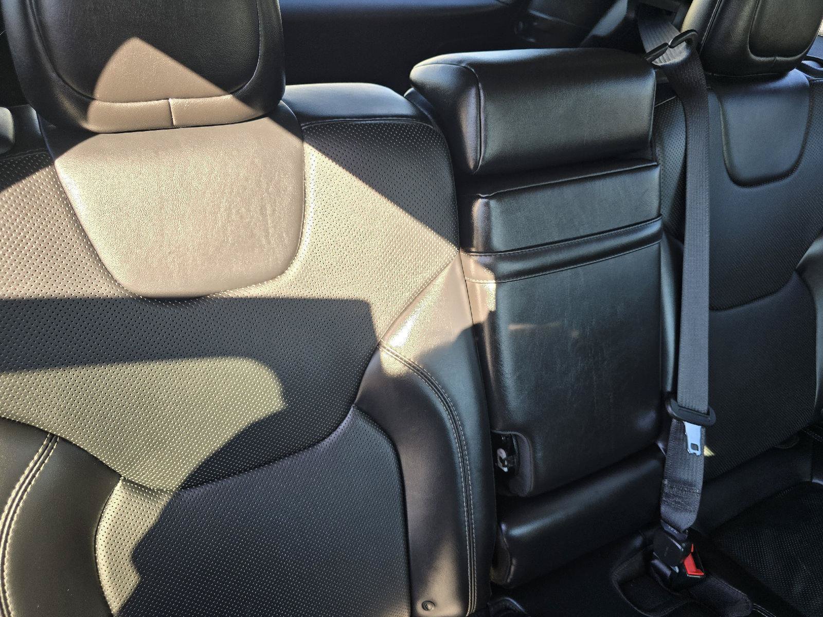 Used 2019 Jeep Cherokee Limited AWD/4WD image 14