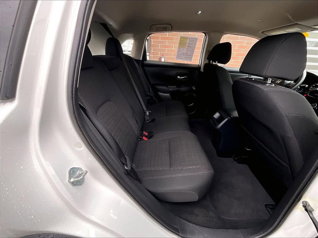 Used 2023 Honda HR-V LX image 16