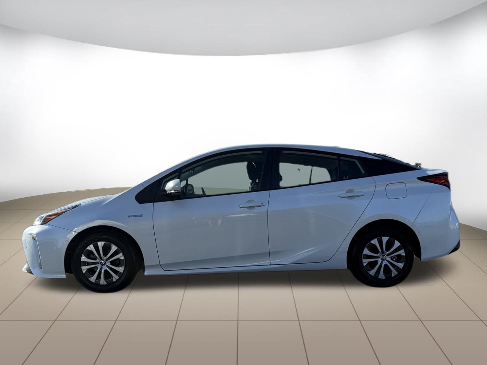 Used 2022 Toyota Prius LE AWD/4WD image 4
